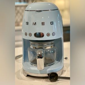 SMEG 10-Cup Drip Coffee Maker